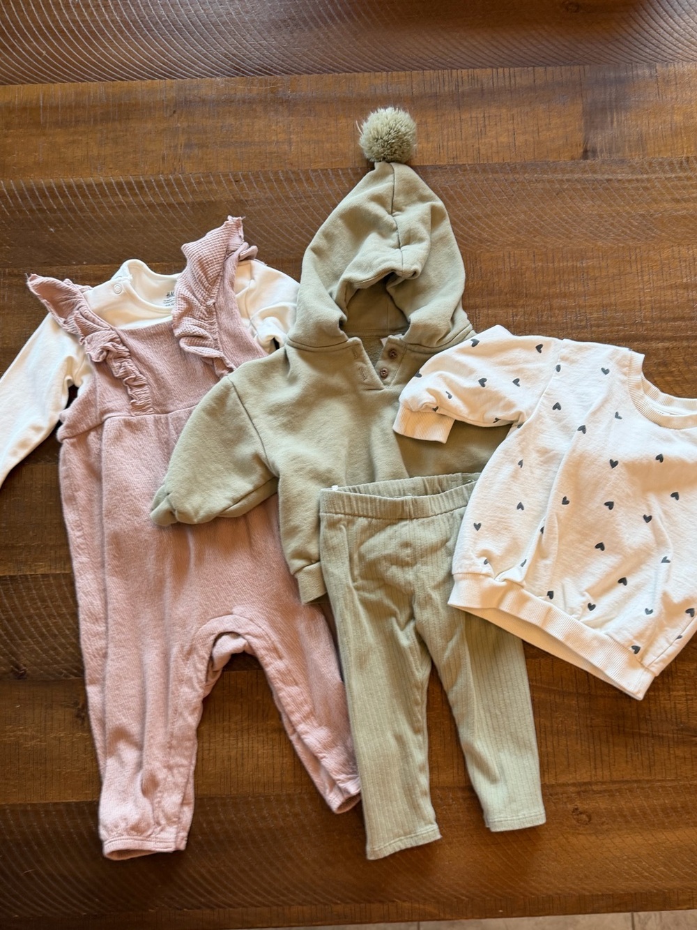 H&M Bundle of Baby Outfits Size 6-9M